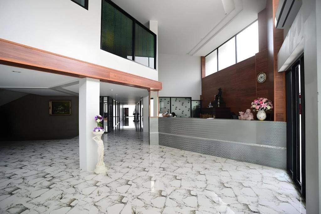 Chanthaburi Center Екстериор снимка