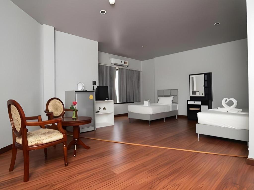 Chanthaburi Center Екстериор снимка
