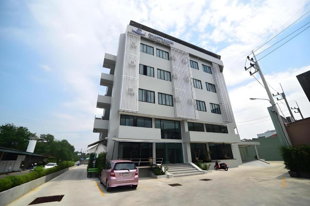 Chanthaburi Center Екстериор снимка