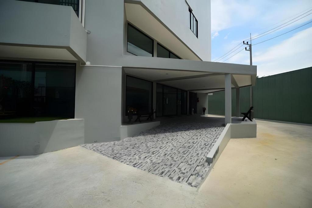 Chanthaburi Center Екстериор снимка